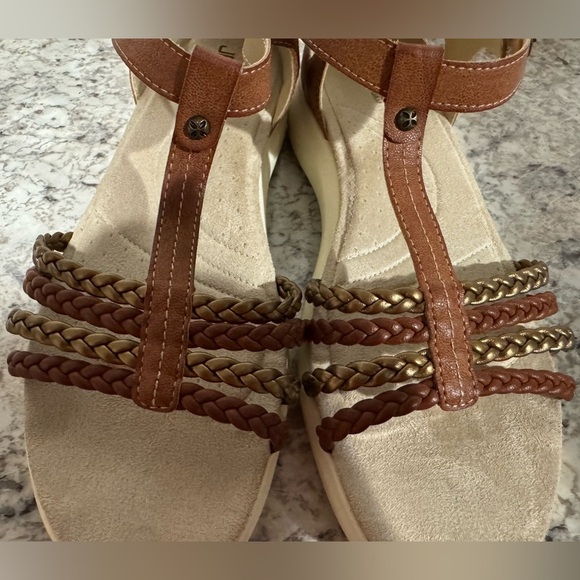 JBU Prague Women's Comfort Adjustable Ankle Strap Flat Open Toe Sandals Size 11M - Picture 7 of 12